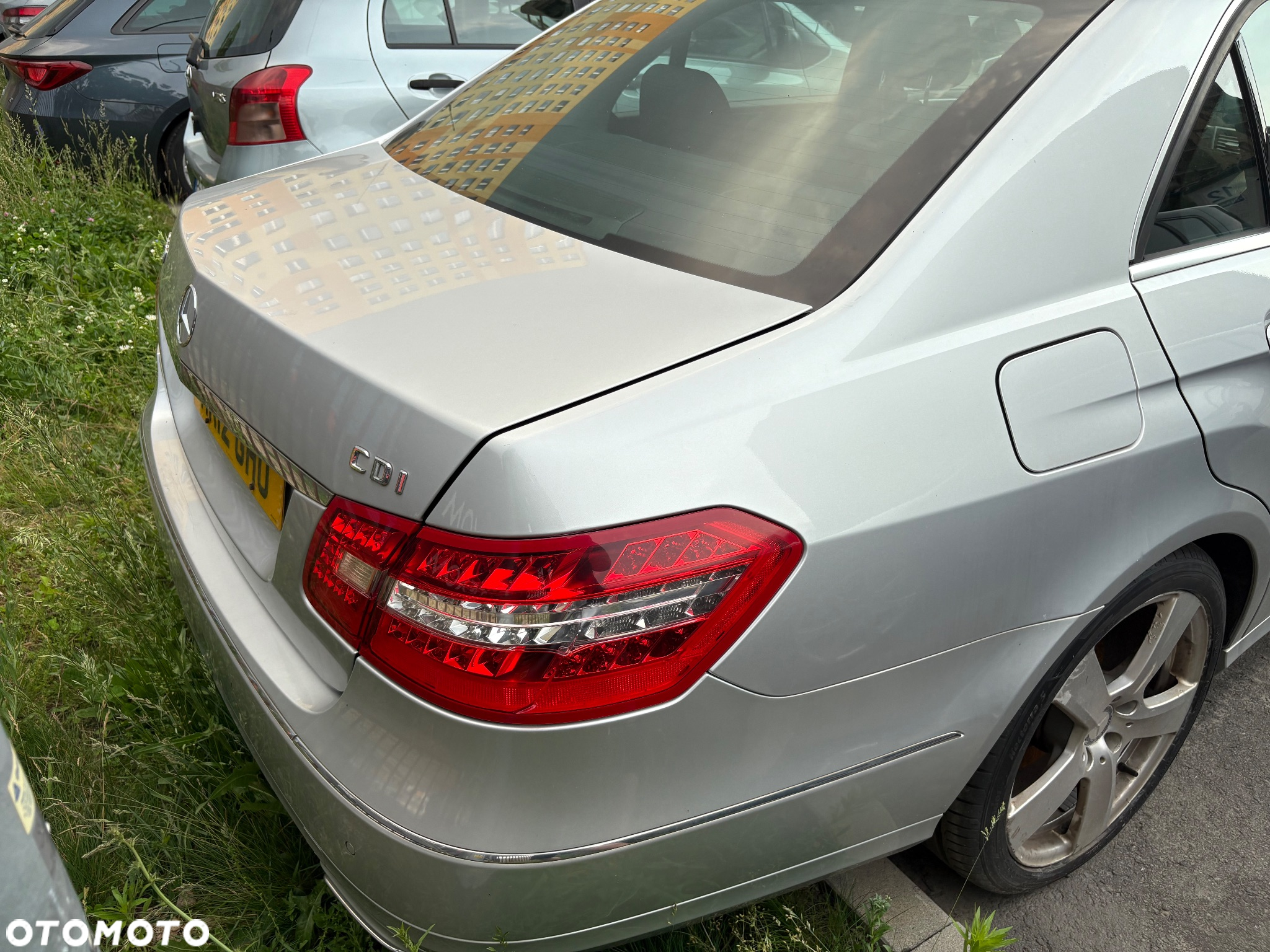 Mercedes-Benz Klasa E 350 CDI DPF BlueEFFICIENCY 7G-TRONIC Avantgarde - 4