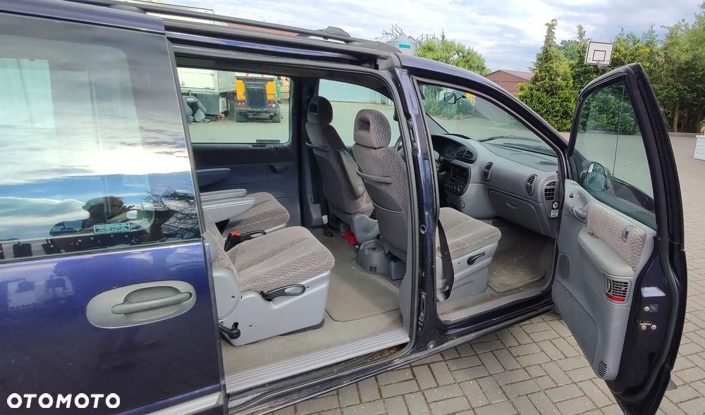 Chrysler Voyager - 22
