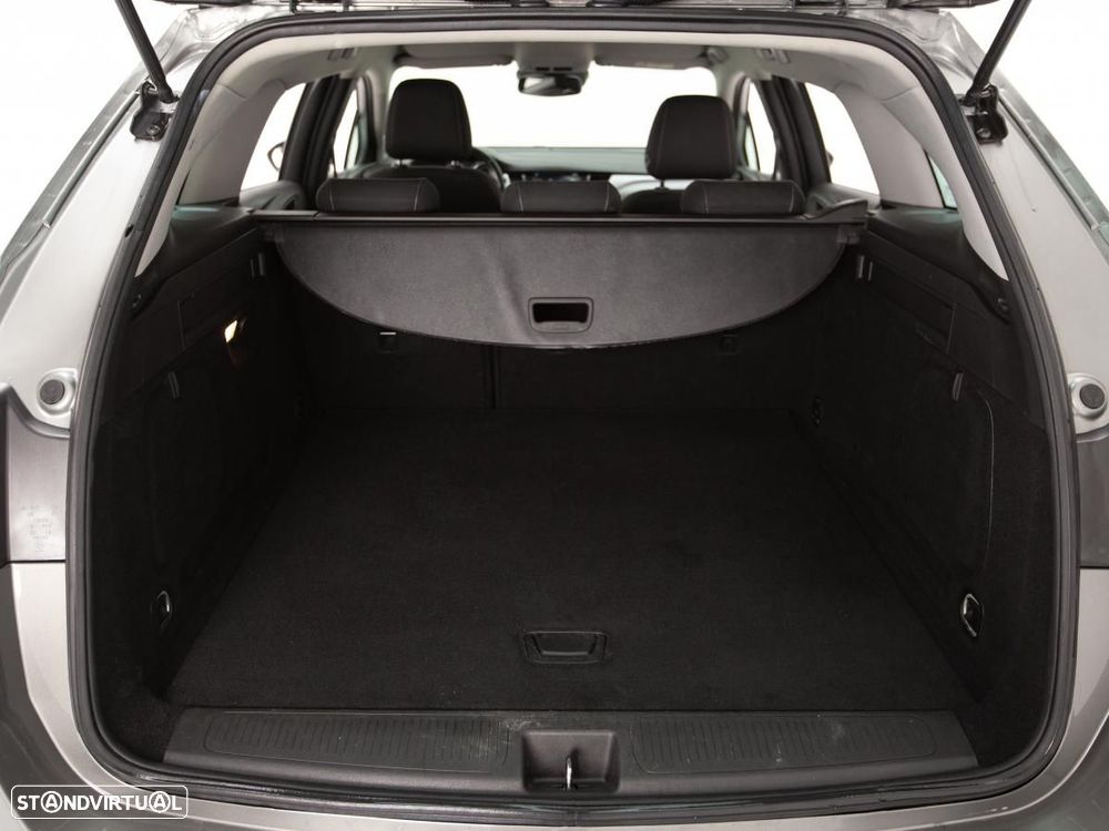 Opel Astra Sports Tourer - 11