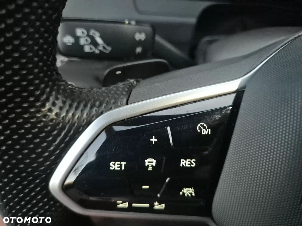 Volkswagen Arteon 2.0 TDI SCR R-Line DSG - 35