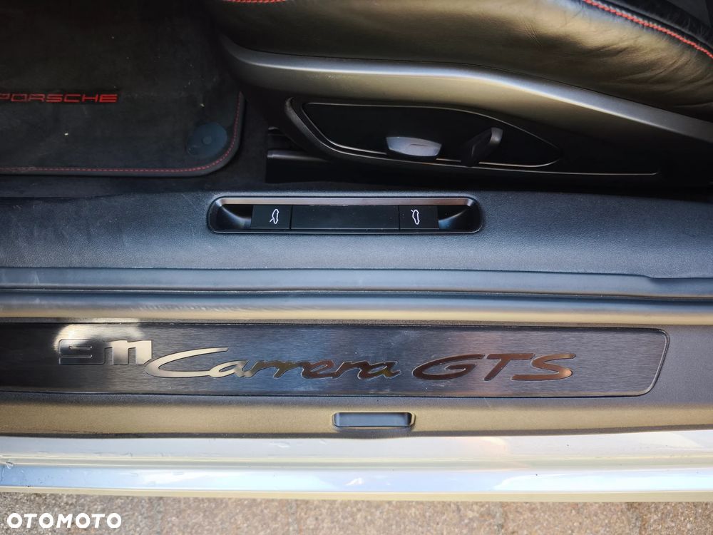 Porsche 911 Carrera GTS PDK - 26