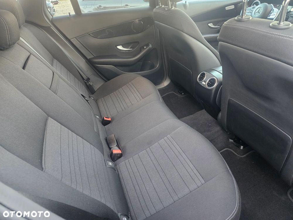 Mercedes-Benz GLC 300 e 4-Matic - 21