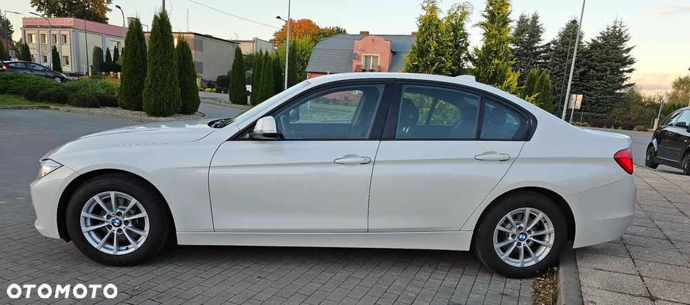 BMW Seria 3 320i - 6