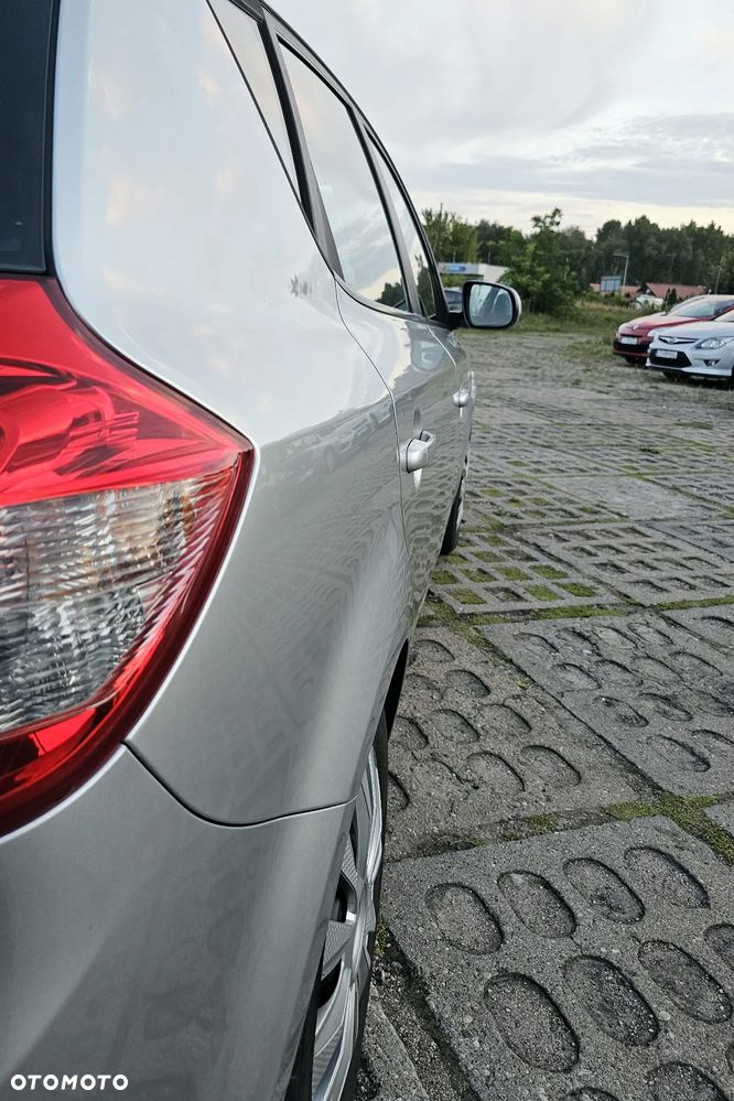 Kia Ceed - 11