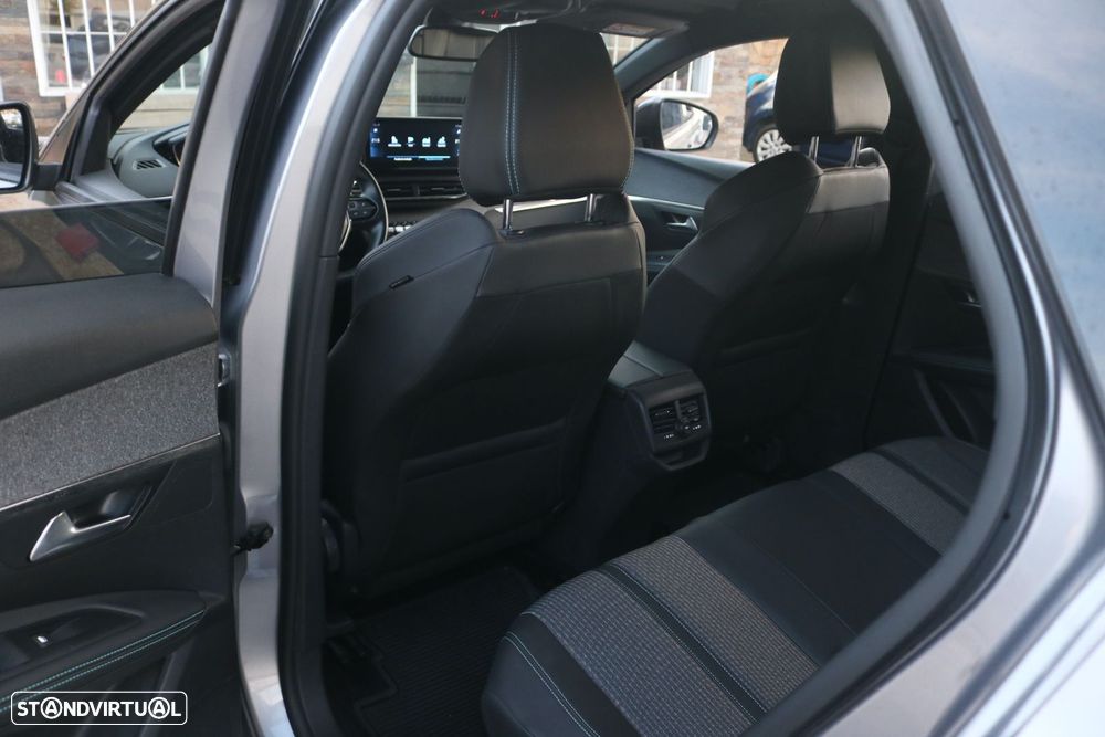 Peugeot 3008 1.5 BlueHDi Allure Pack EAT8 - 18