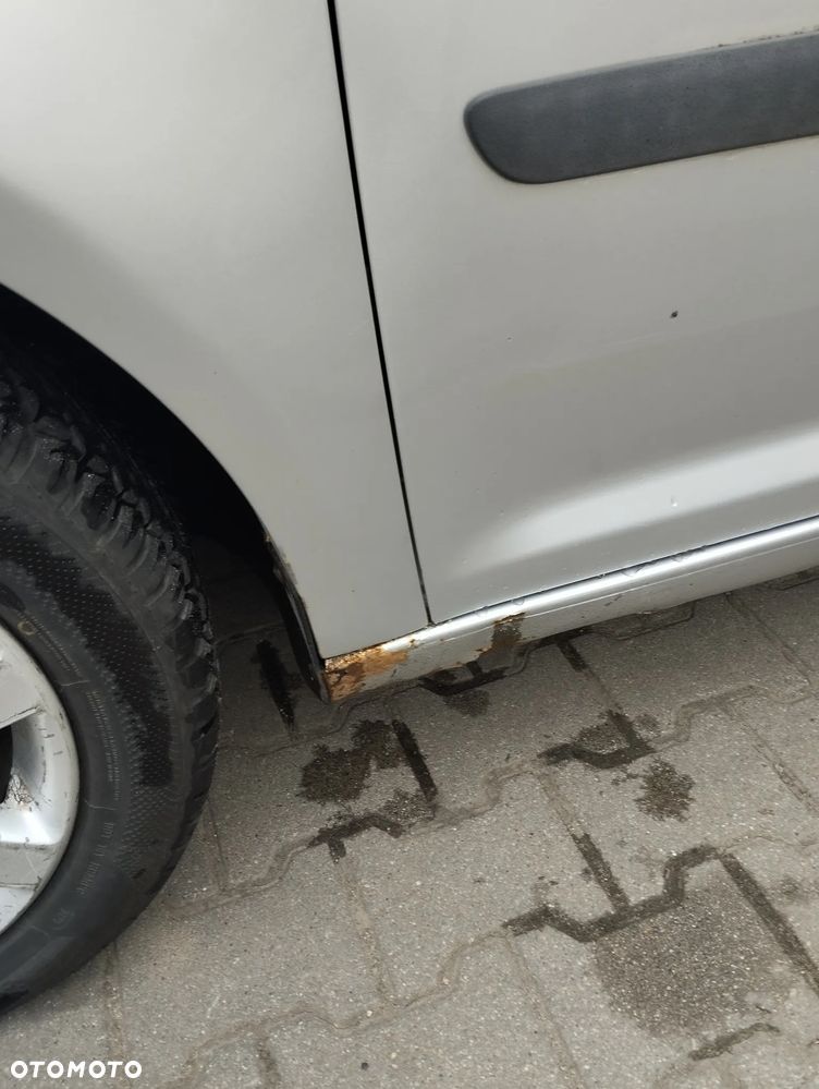 Volkswagen Touran 1.6 FSI Trendline - 13