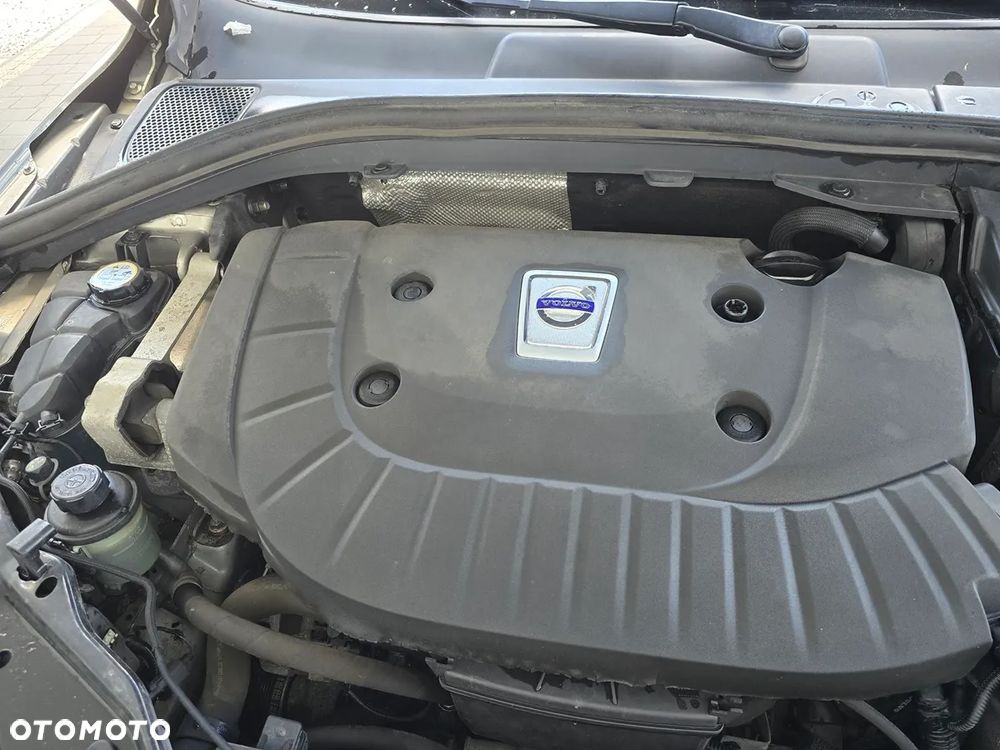 Volvo XC 60 D4 AWD R-Design Momentum - 16