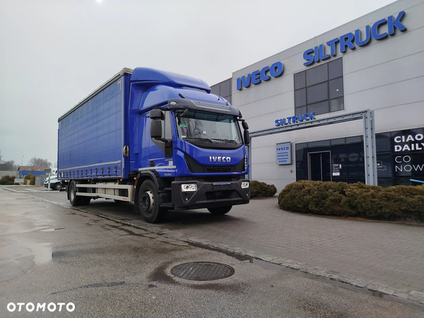 Iveco EUROCARGO ML180E28 Plandeka 19ep. + Winda