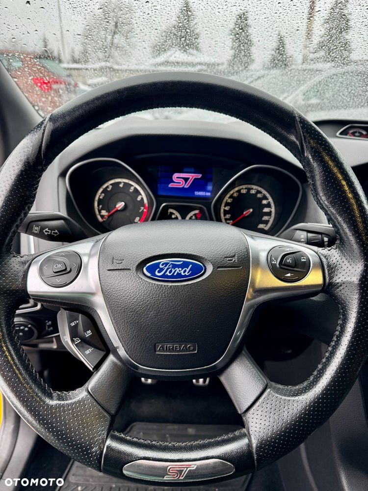 Ford Focus ver-2-0-ecoboost-st - 18