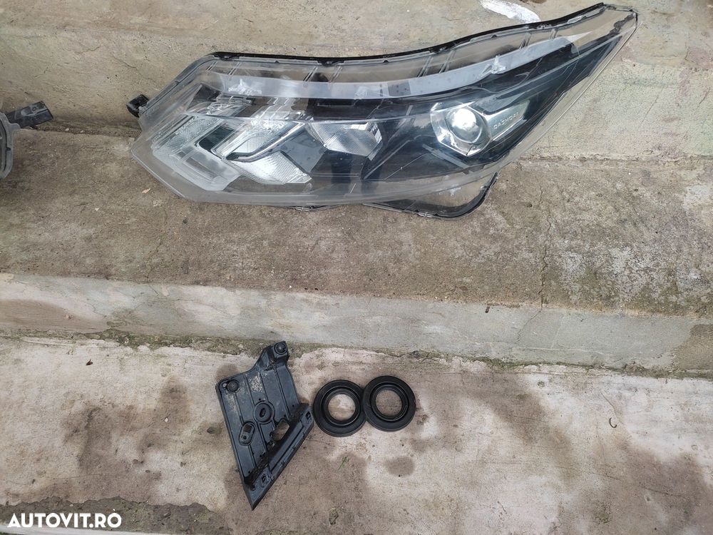 Sticle far Nissan Qashqai 2 facelift - 3