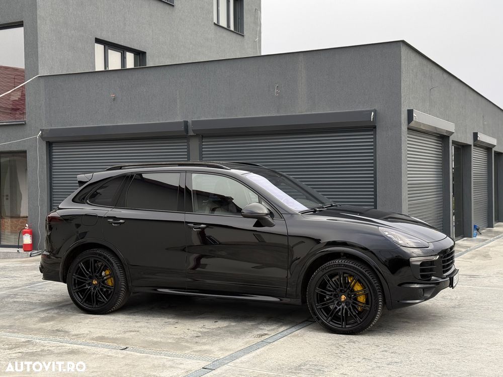 Porsche Cayenne - 5