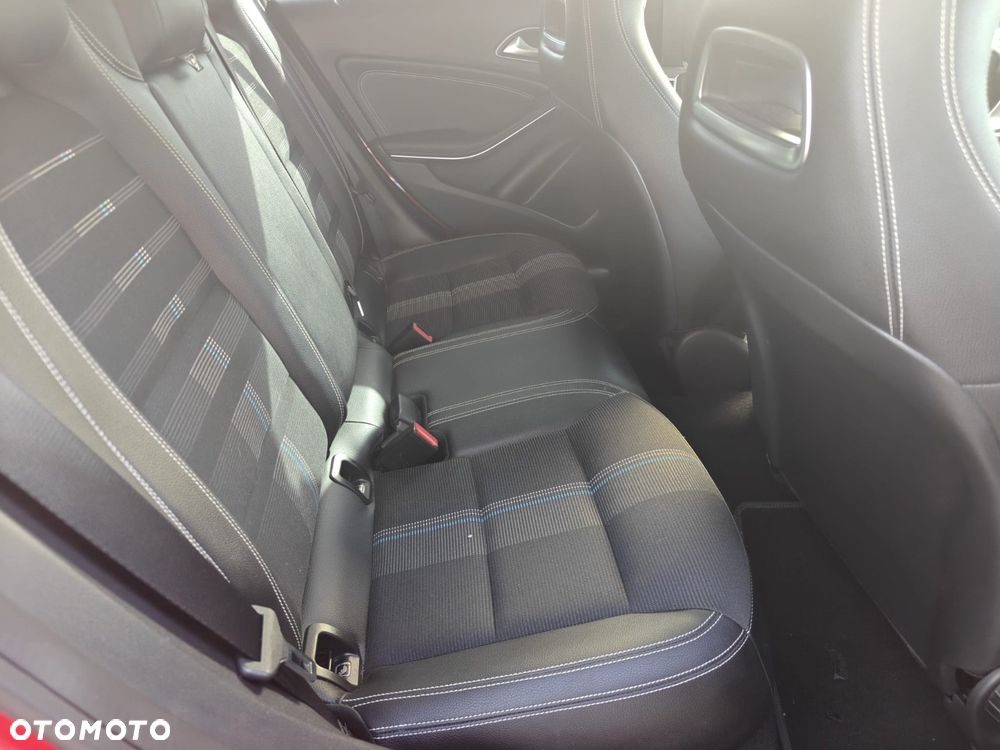 Mercedes-Benz CLA 220 (CDI) d 7G-DCT - 13