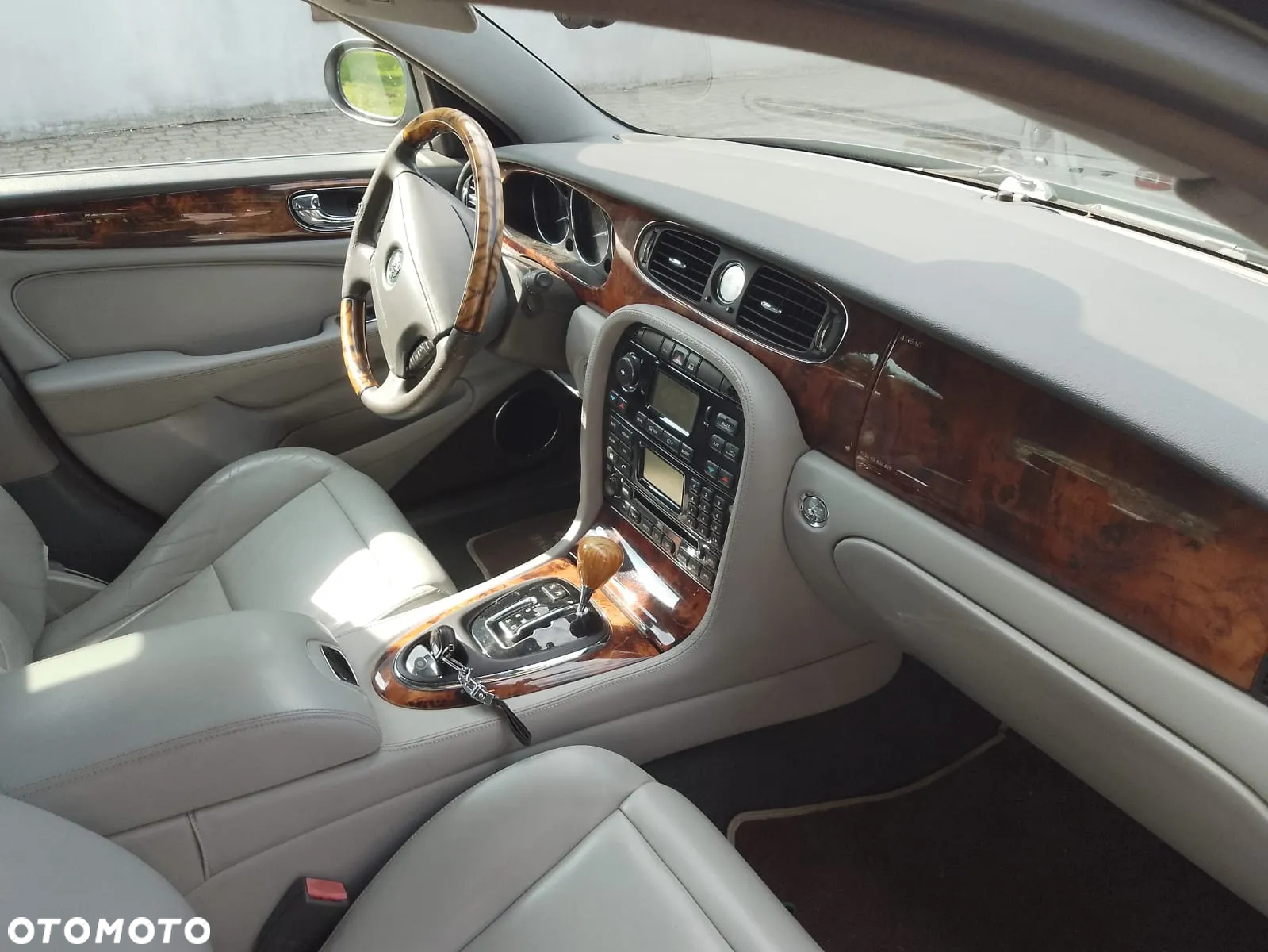 Jaguar XJ - 6