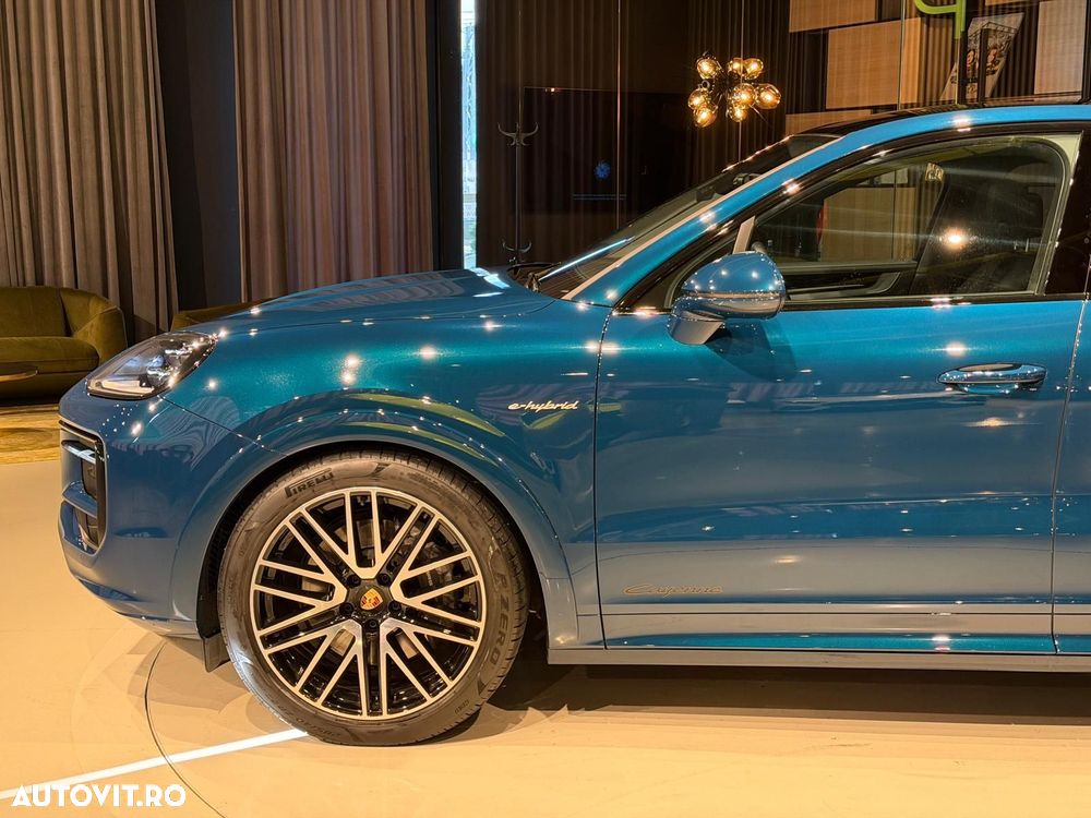 Porsche Cayenne Coupe E-Hybrid Black Edition - 18