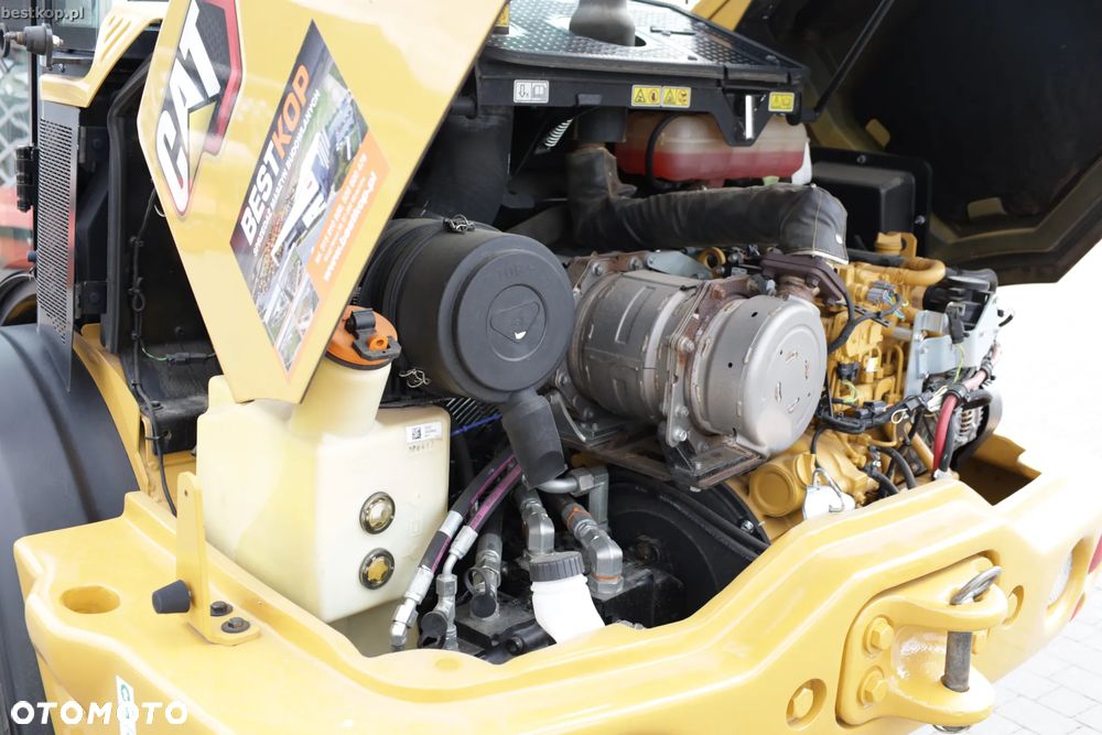 Caterpillar CAT 906M - 37