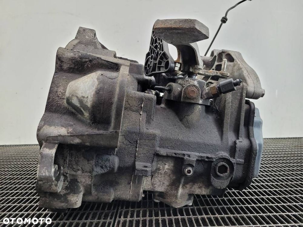 SKRZYNIA BIEGÓW MANUALNA JCR VW GOLF V 1.9 TDI 105 - 3
