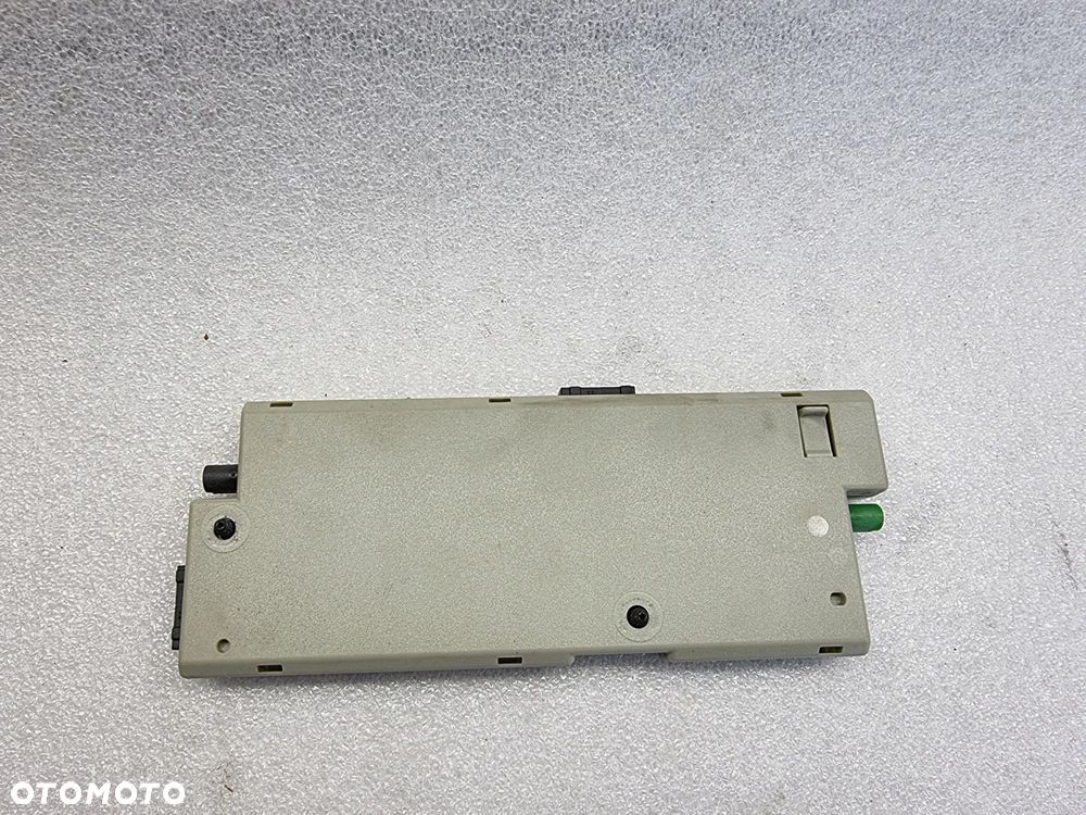 Wzmacniacz antenowy BMW F01 F02 F10 9276098 - 2