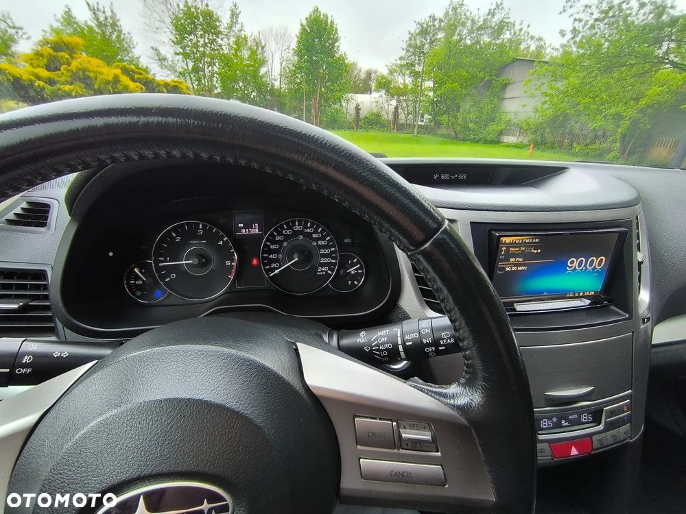 Subaru Legacy 2.0D Exclusive - 11