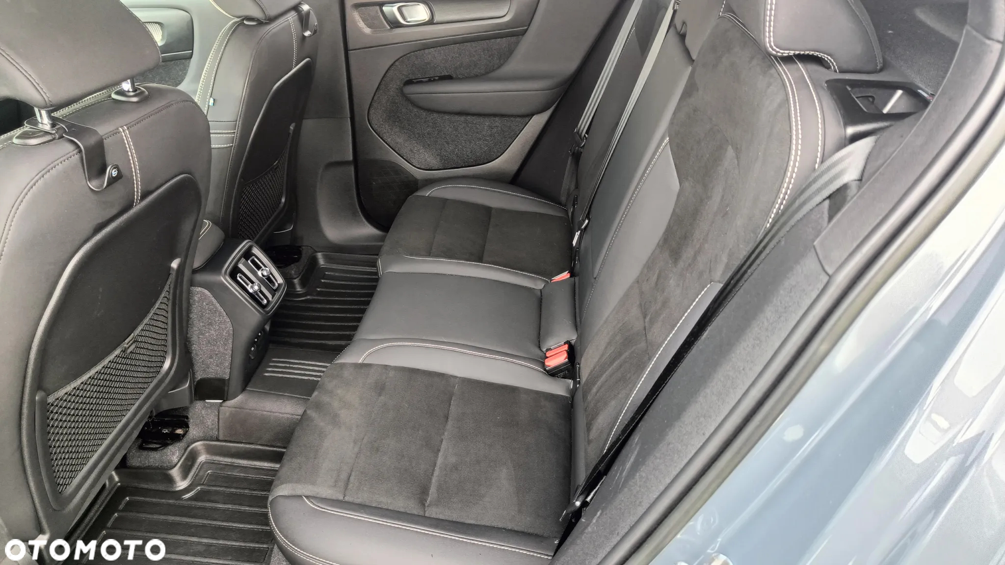 Volvo XC 40 B5 AWD Ultimate Dark - 20