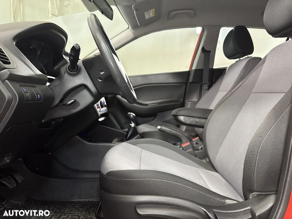 Hyundai i20 - 20