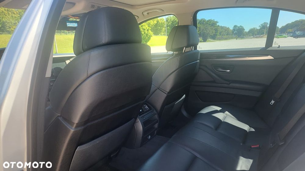 BMW Seria 5 535i - 11