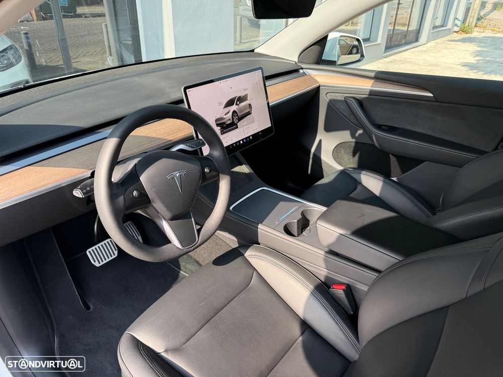 Tesla Model Y Long Range Dual Motor AWD - 13