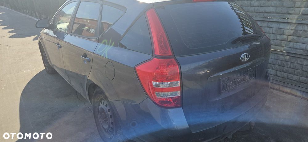 KIA CEED I SW 06-09 1.6 CRDI - RAMKA RADIA NAWIEWU - 18