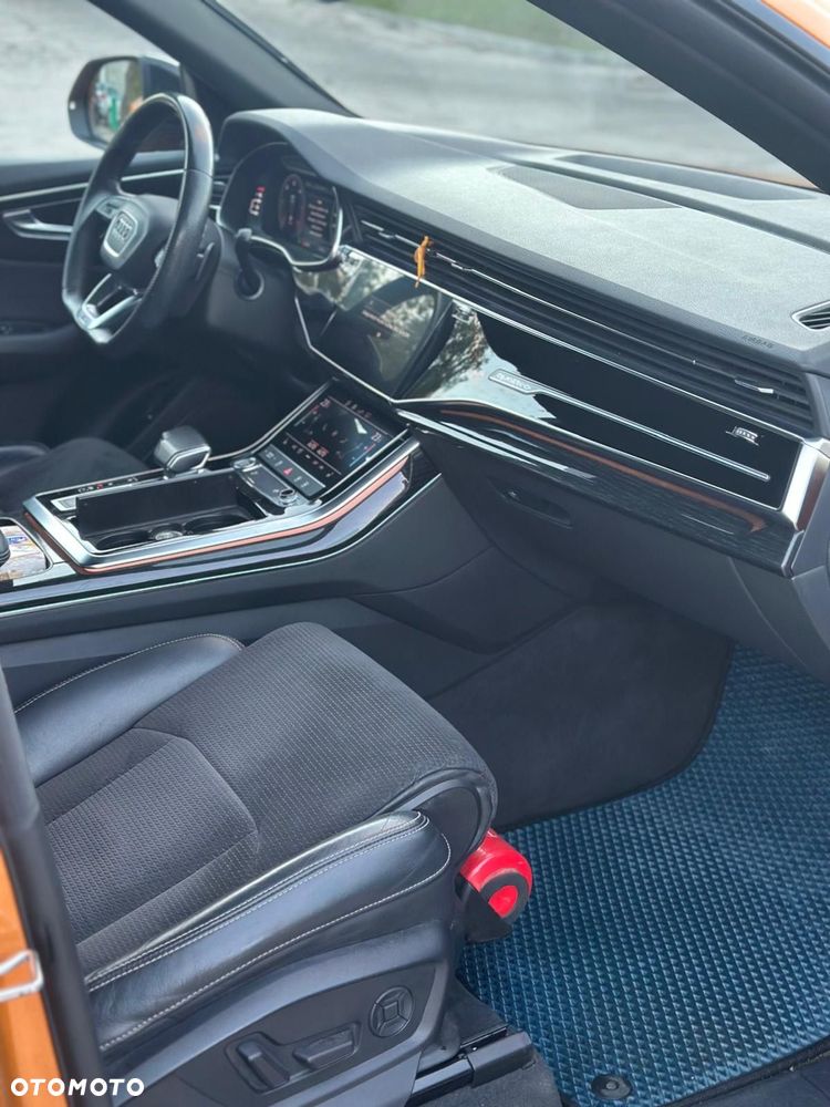 Audi Q8 - 8