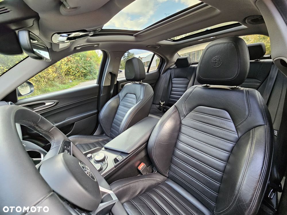 Alfa Romeo Giulia - 9
