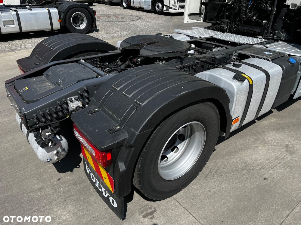 Volvo FH 500 // Zamiana na starszy //  Silnik Euro 6 nie Isave // Parkclima // XL // Radary // Duże zbiorniki // Gwarancja // - 18