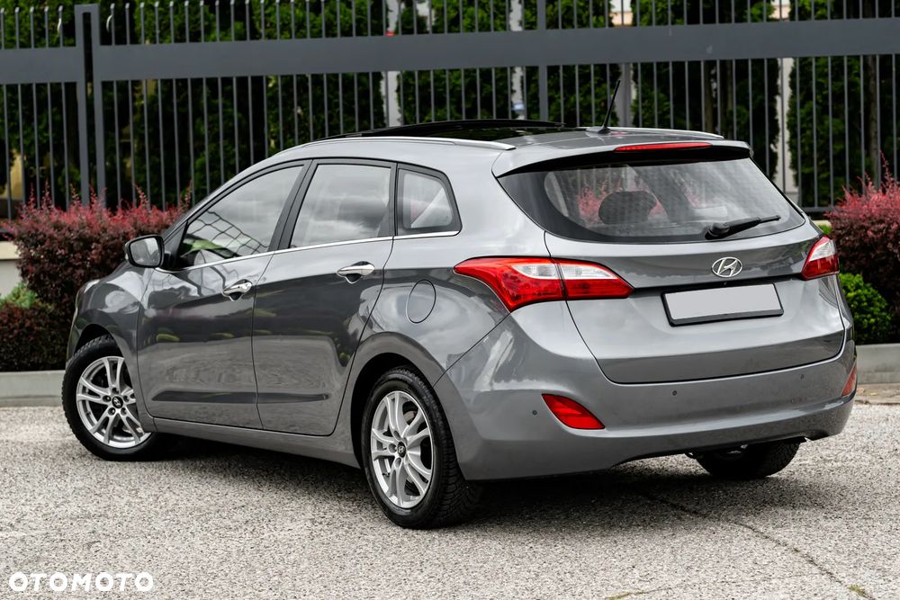Hyundai i30 blue Kombi 1.6 GDi YES Silver - 3