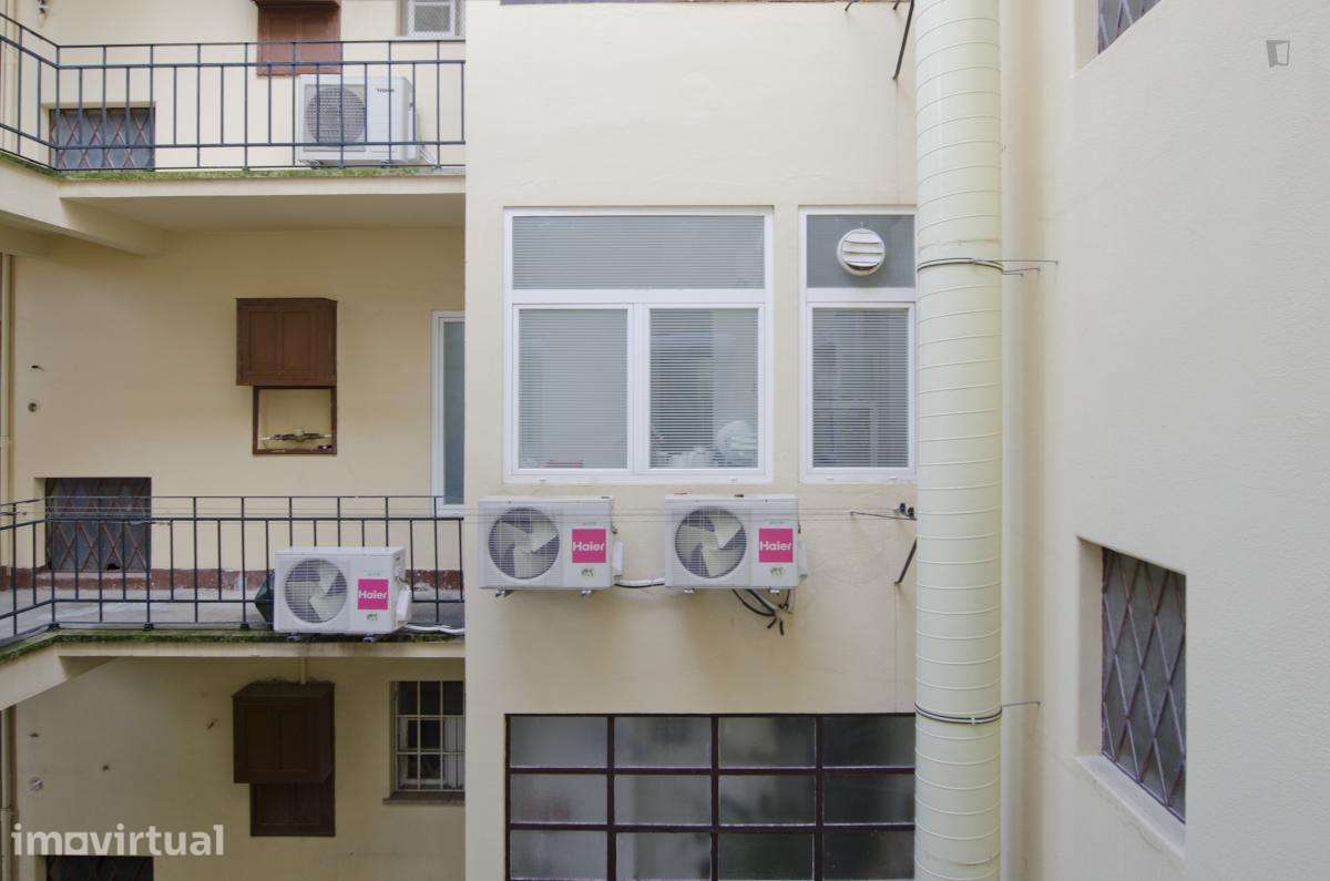 Quarto - localizado em Saldanha Lisbon - Grande imagem: 5/22