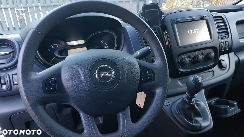 Opel Vivaro - 10