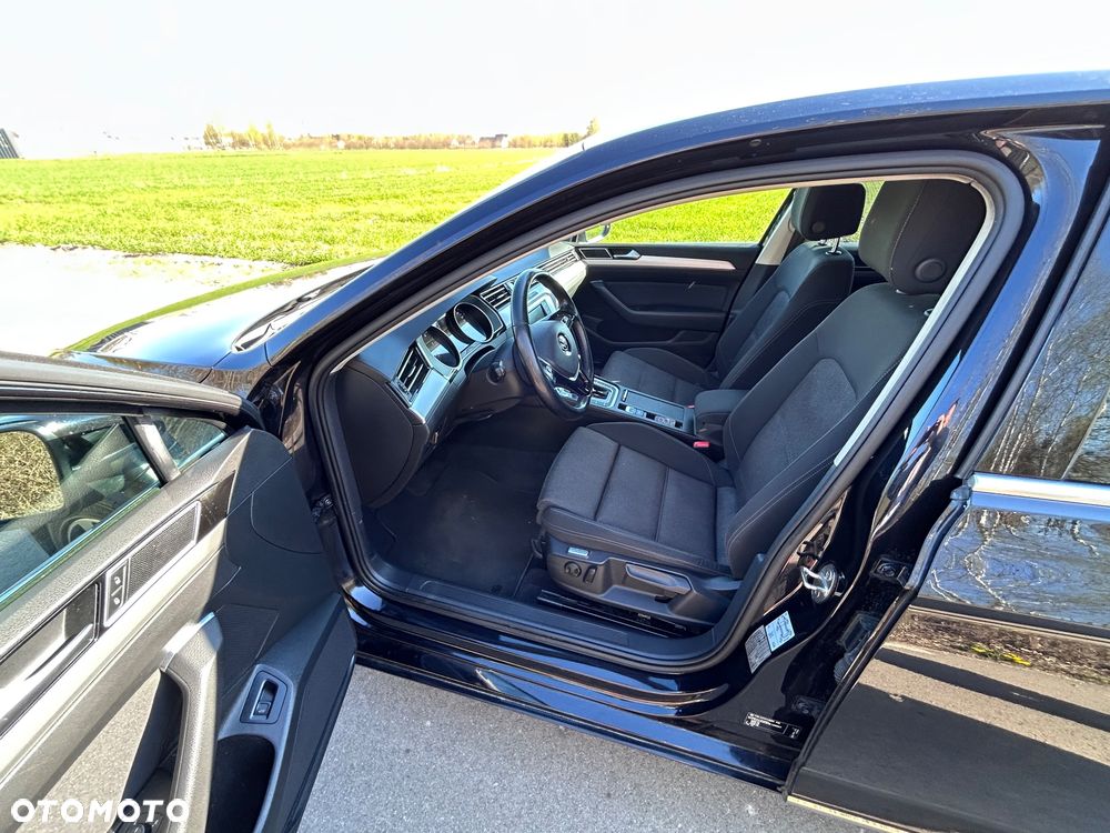 Volkswagen Passat - 14