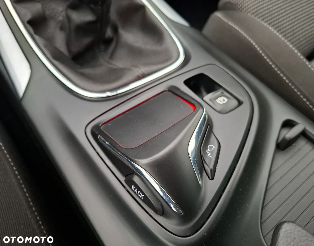 Opel Insignia 2.0 CDTI Cosmo S&S - 17