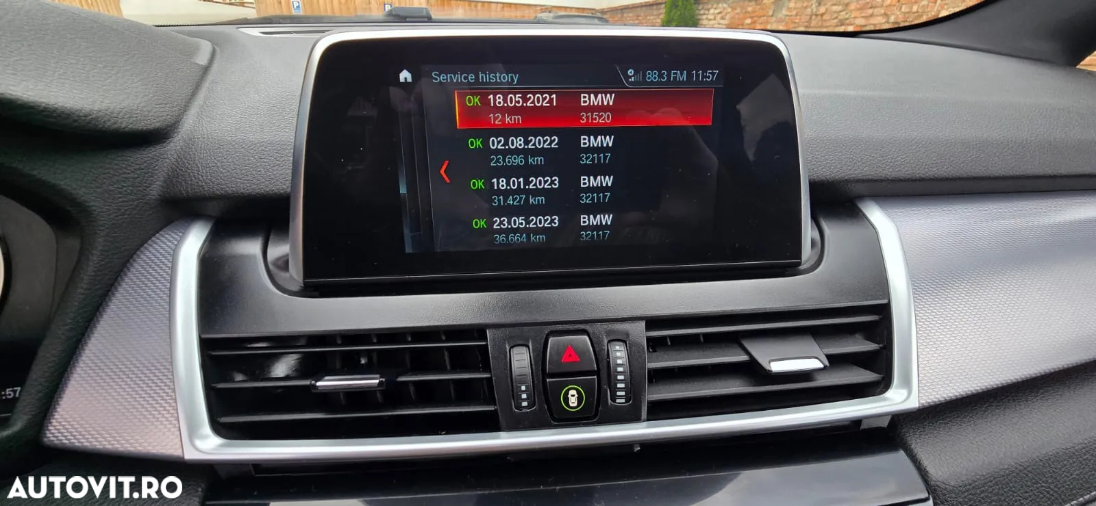BMW Seria 2 220i AT - 25