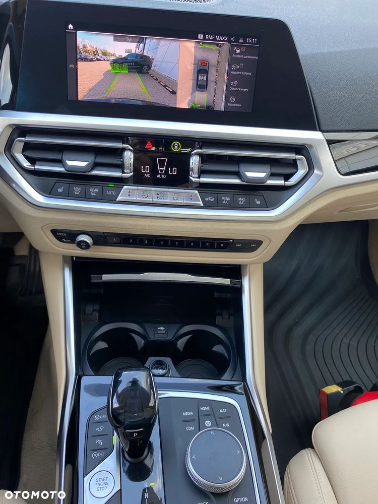 BMW Seria 3 320i xDrive - 9