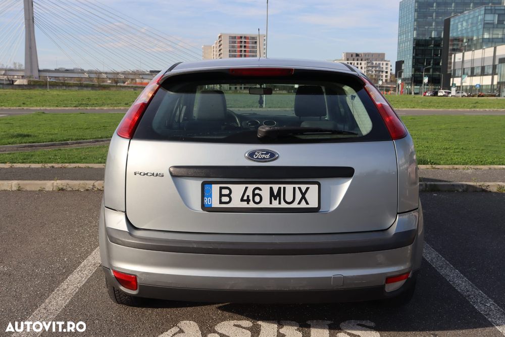 Ford Focus 1.4i Ambiente - 4