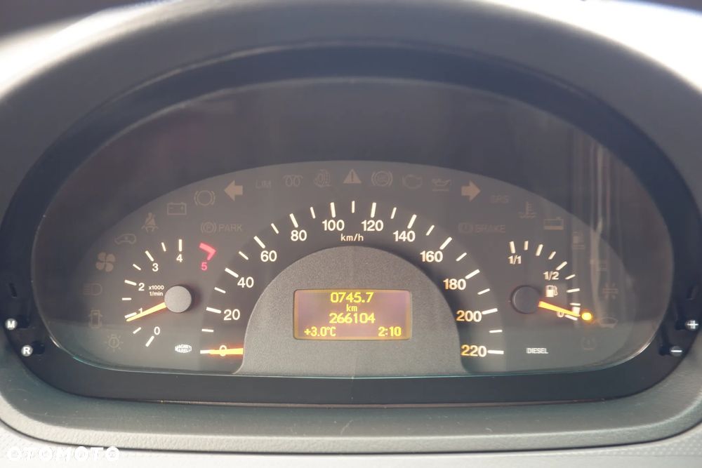 Mercedes-Benz Vito - 13