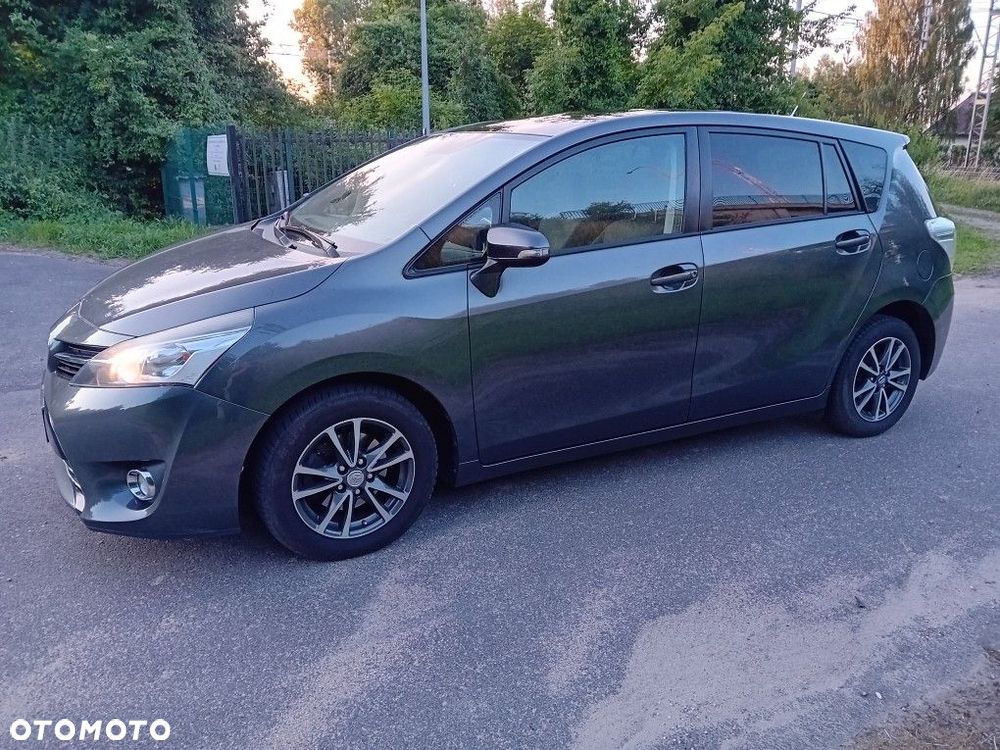 Toyota Verso - 1