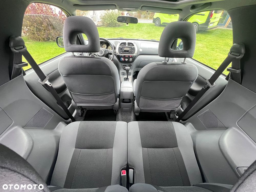 Toyota RAV4 2.0 VVT-i 4x4 - 17