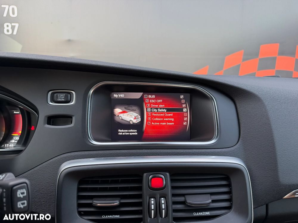 Volvo V40 D2 Summum - 23