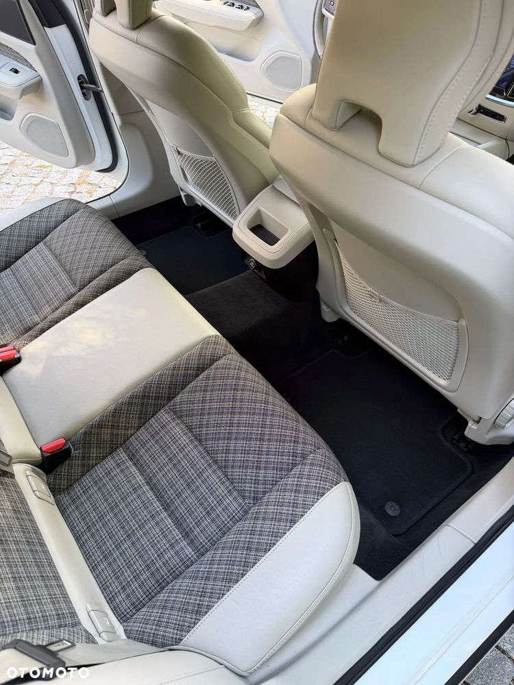 Volvo V60 - 25