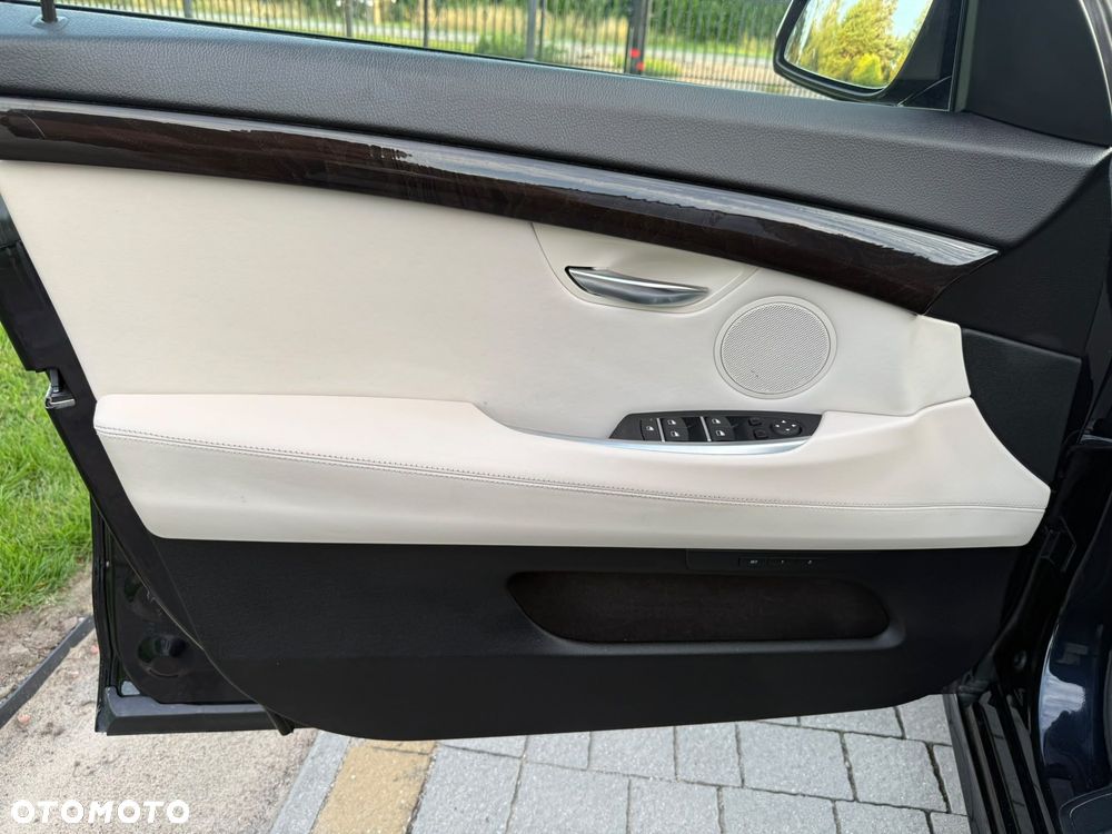 BMW Seria 5 520d xDrive Luxury Line - 16