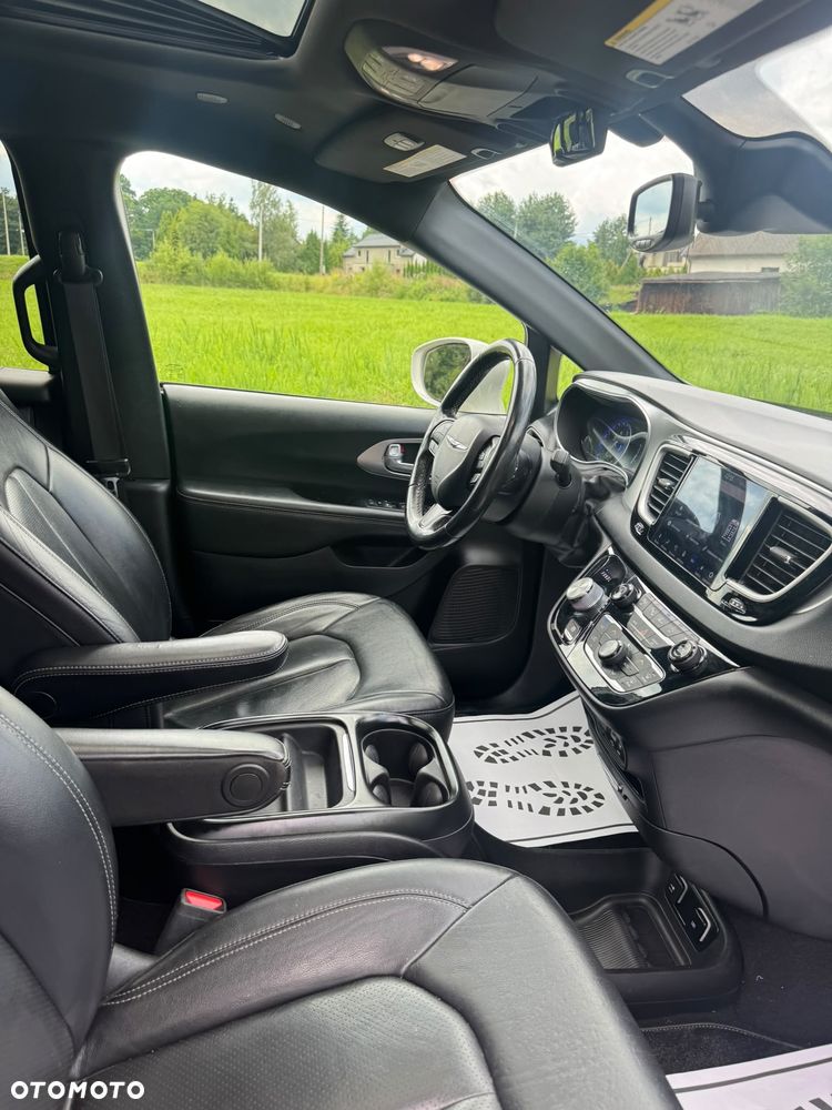 Chrysler Pacifica - 39