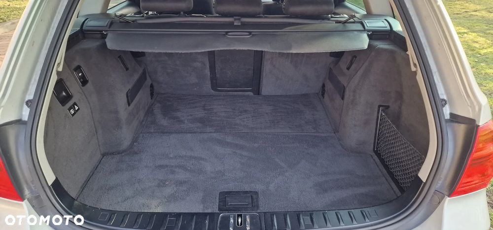 BMW Seria 3 318i Touring - 20