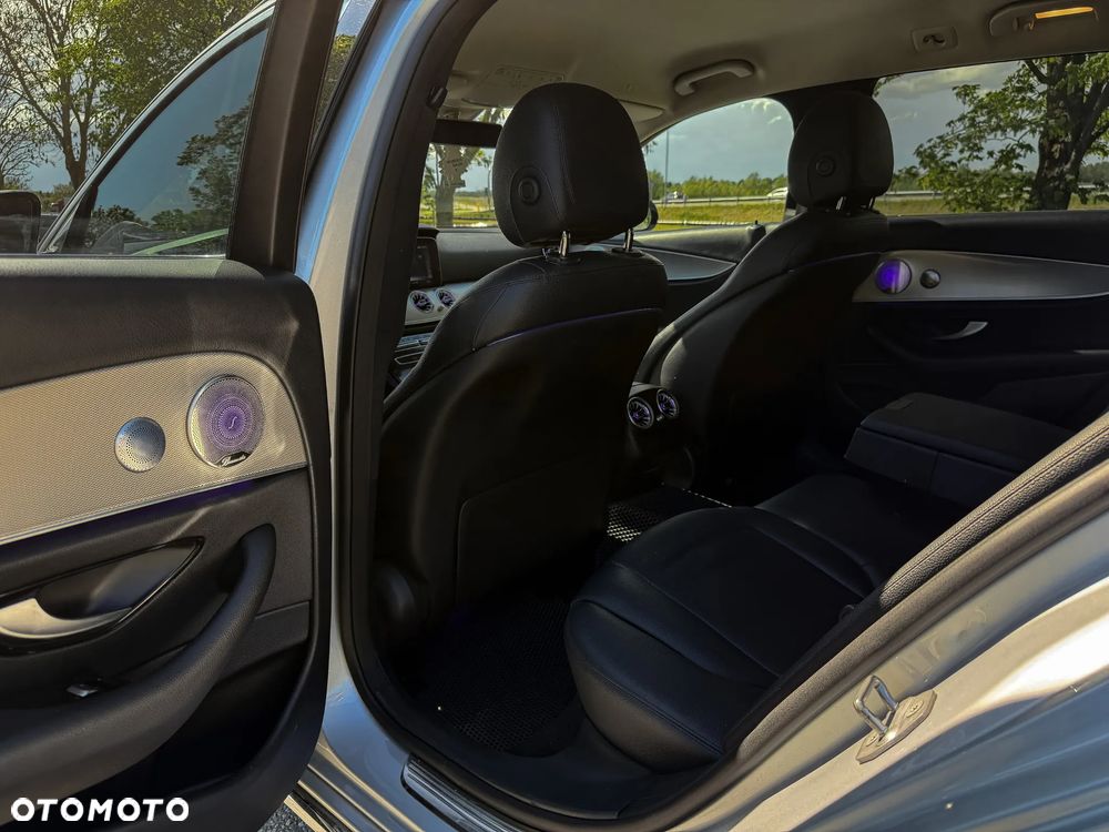 Mercedes-Benz Klasa E 220 d 9G-TRONIC - 17
