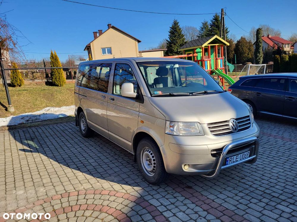 Volkswagen Transporter - 1