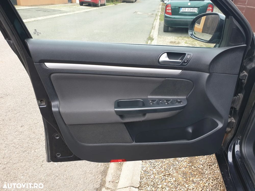 Volkswagen Golf 1.6 TDI DPF BlueMotion - 16