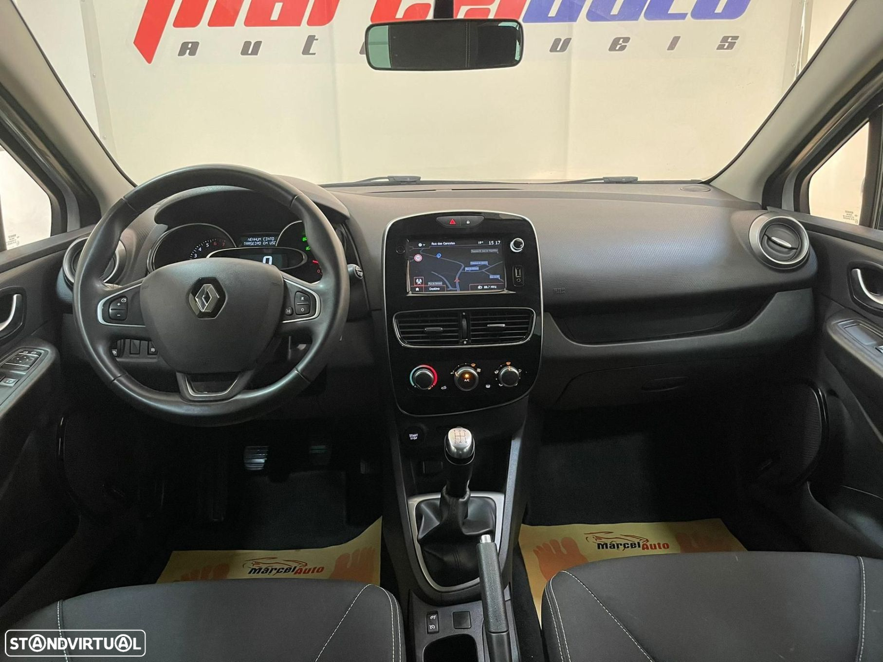 Renault Clio 0.9 TCe Limited - 36